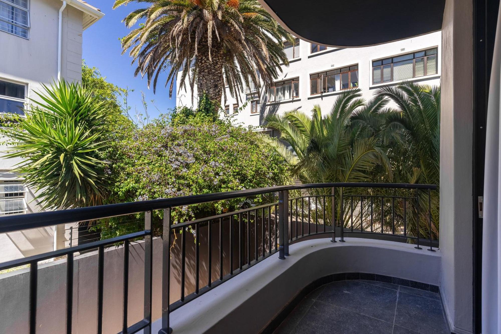 103 - Marvol On Hall Sea Point Cape Town Exterior photo